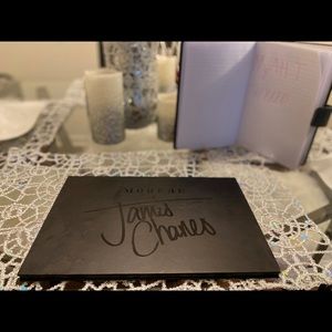 Used James Charles Morphe pallet.